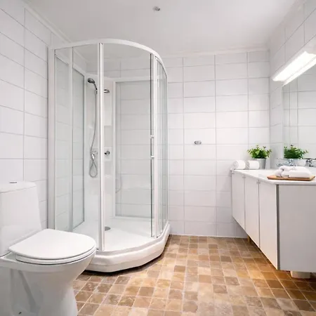 Med Havutsikt Og Terrasse Naer Groos 아파트 그림스타드
