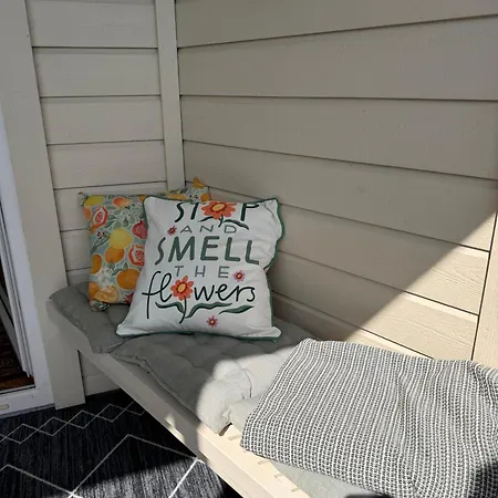 Apartmán Med Havutsikt Og Terrasse Naer Groos