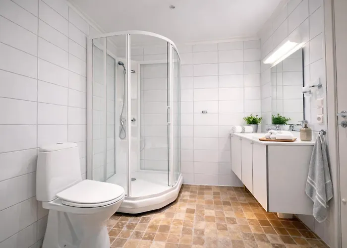 Med Havutsikt Og Terrasse Naer Groos 아파트 그림스타드