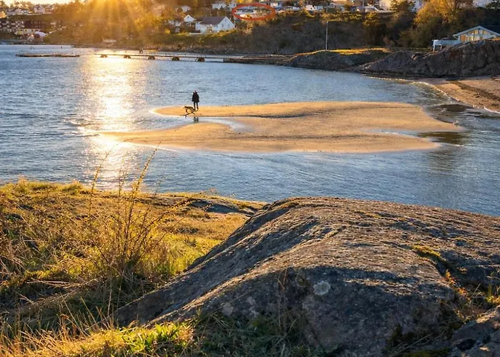 Med Havutsikt Og Terrasse Naer Groos *