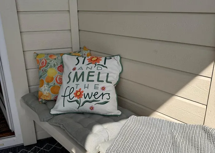 아파트 Med Havutsikt Og Terrasse Naer Groos