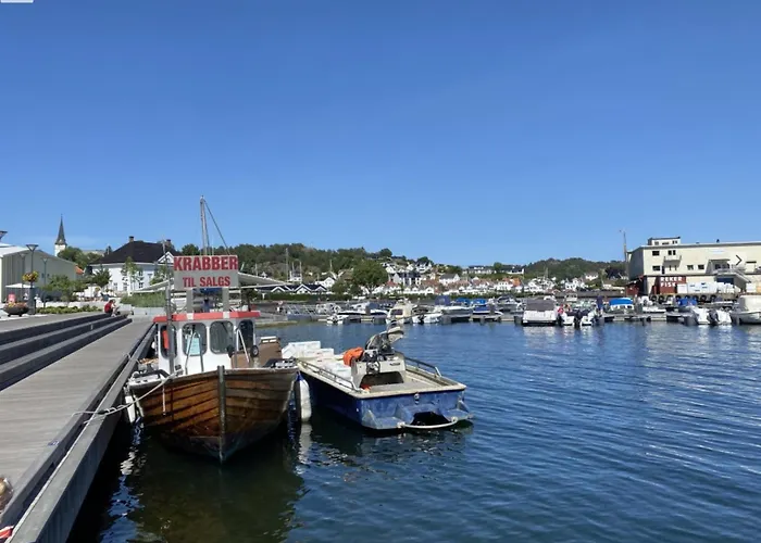 아파트 Med Havutsikt Og Terrasse Naer Groos