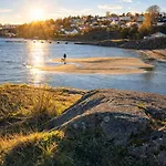 Med Havutsikt Og Terrasse Naer Groos *