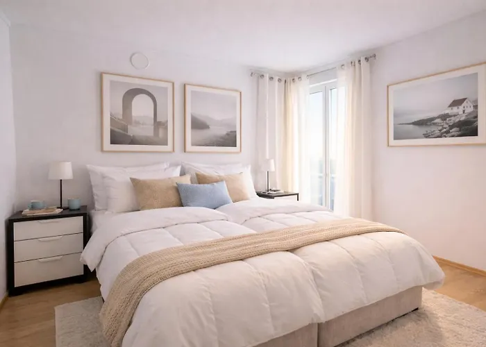 Med Havutsikt Og Terrasse Naer Groos Appartement *